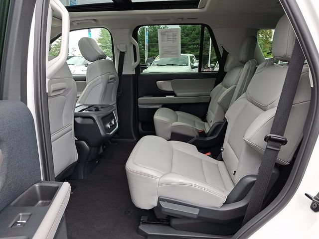 Certified 2025 Ford Expedition Active AWD/4WD image 12