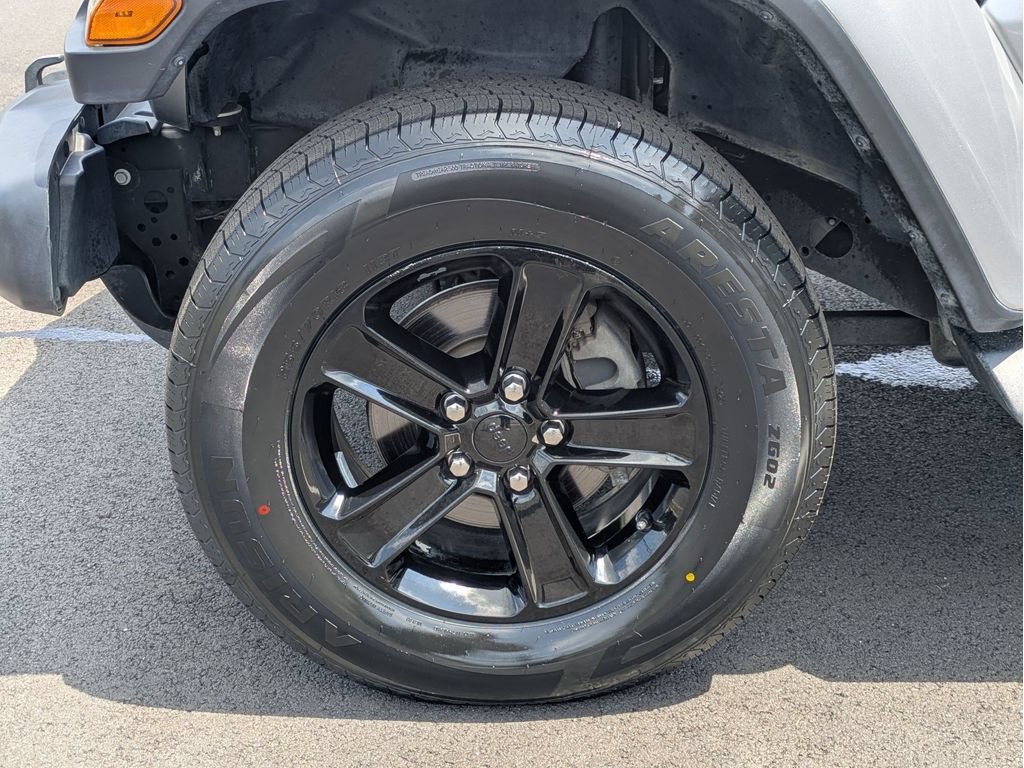 Used 2020 Jeep Wrangler Unlimited Sahara AWD/4WD image 26