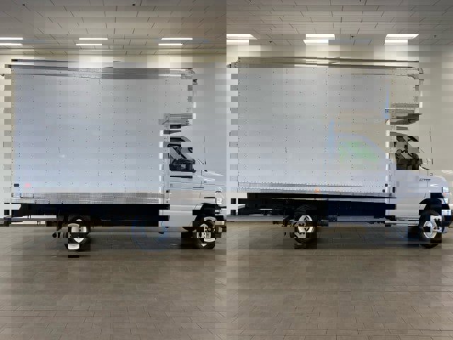 Certified 2023 Ford E-450 and Econoline 450 Super Duty w/ Power Windows & Locks Group image 1