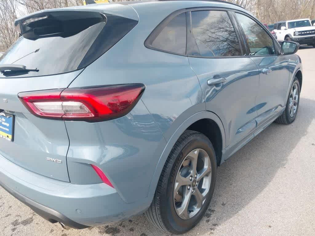 Certified 2023 Ford Escape ST-Line w/ Tech Pack #1 AWD/4WD image 19