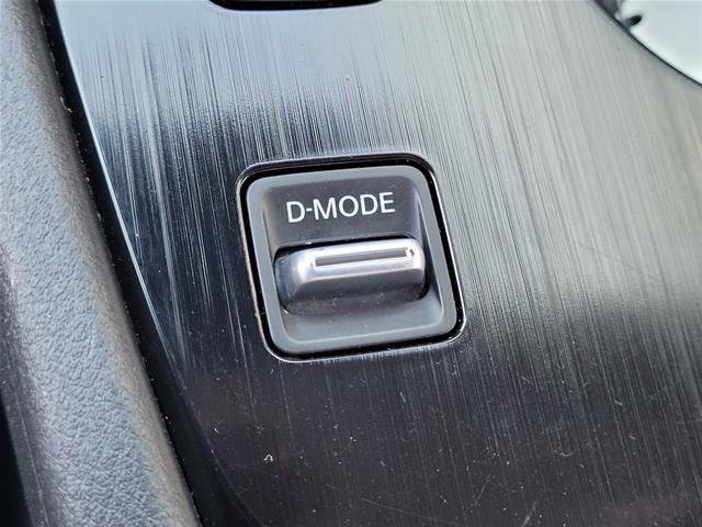 Used 2023 Nissan Rogue SV FWD image 13