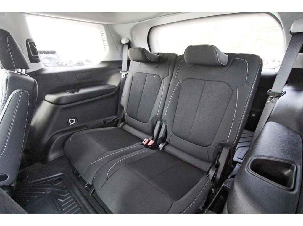 Used 2023 Jeep Grand Cherokee L Laredo AWD/4WD image 11