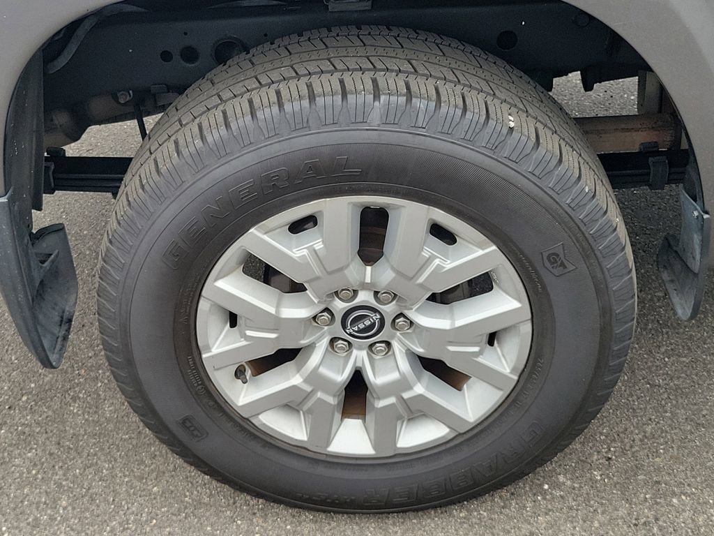 Used 2022 Nissan Frontier SV w/ Technology Package AWD/4WD image 5