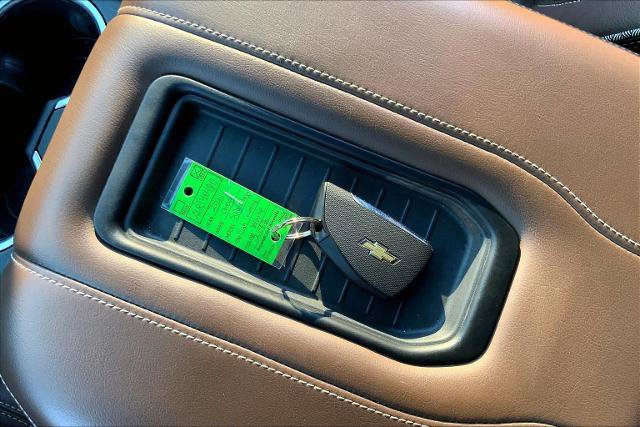 Used 2021 Chevrolet Suburban High Country w/ Premium Package image 15