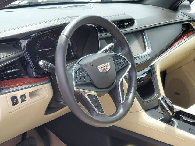 Used 2017 Cadillac XT5 Luxury w/ Driver Awareness Package FWD image 8