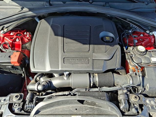 Used 2020 Jaguar F-PACE Premium image 28