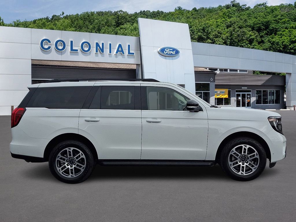 Certified 2025 Ford Expedition Active image 5