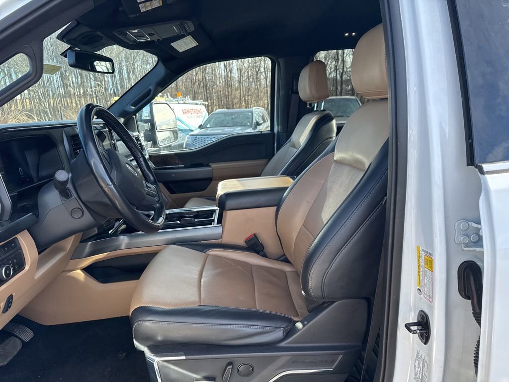 Certified 2023 Ford F450 Lariat w/ Chrome Package image 11