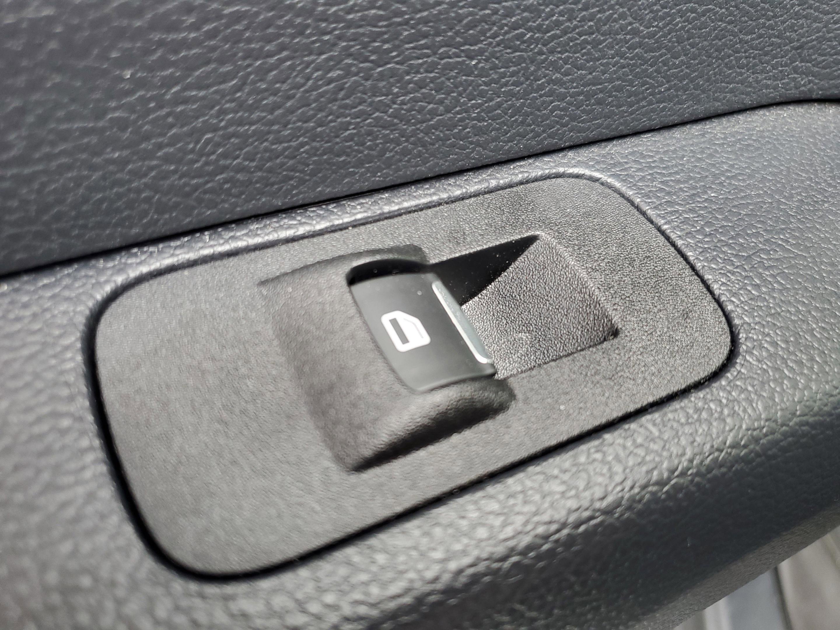 Certified 2022 Ford F350 Lariat w/ Black Appearance Package AWD/4WD image 14