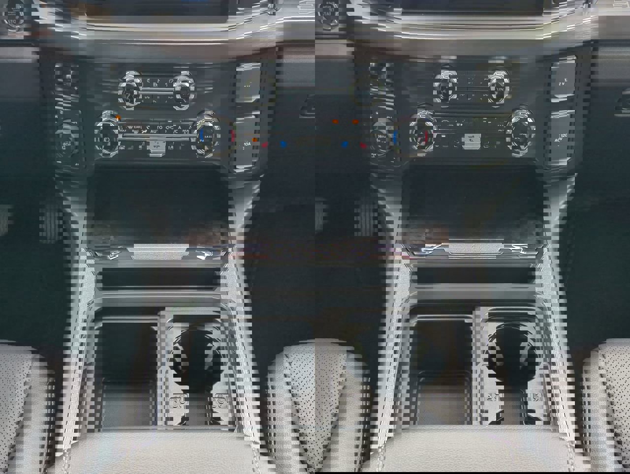 Certified 2024 Ford F250 Lariat w/ Lariat Ultimate Package AWD/4WD image 16