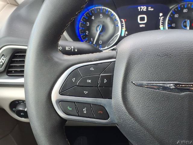 Used 2024 Chrysler Pacifica Touring-L FWD image 21