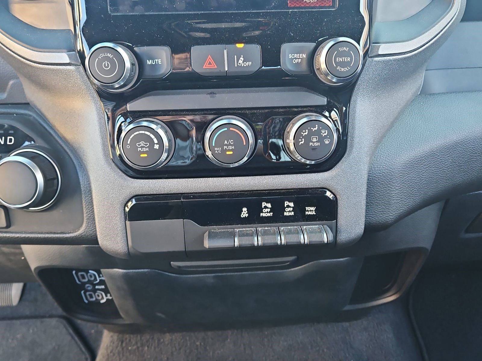 Used 2025 RAM 1500 Tradesman w/ Night Edition image 15