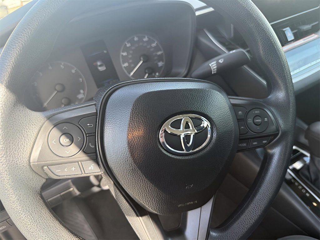 Used 2025 Toyota Corolla LE image 17