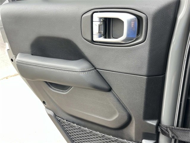 Used 2021 Jeep Gladiator Overland w/ Popular Equipment Package image 18