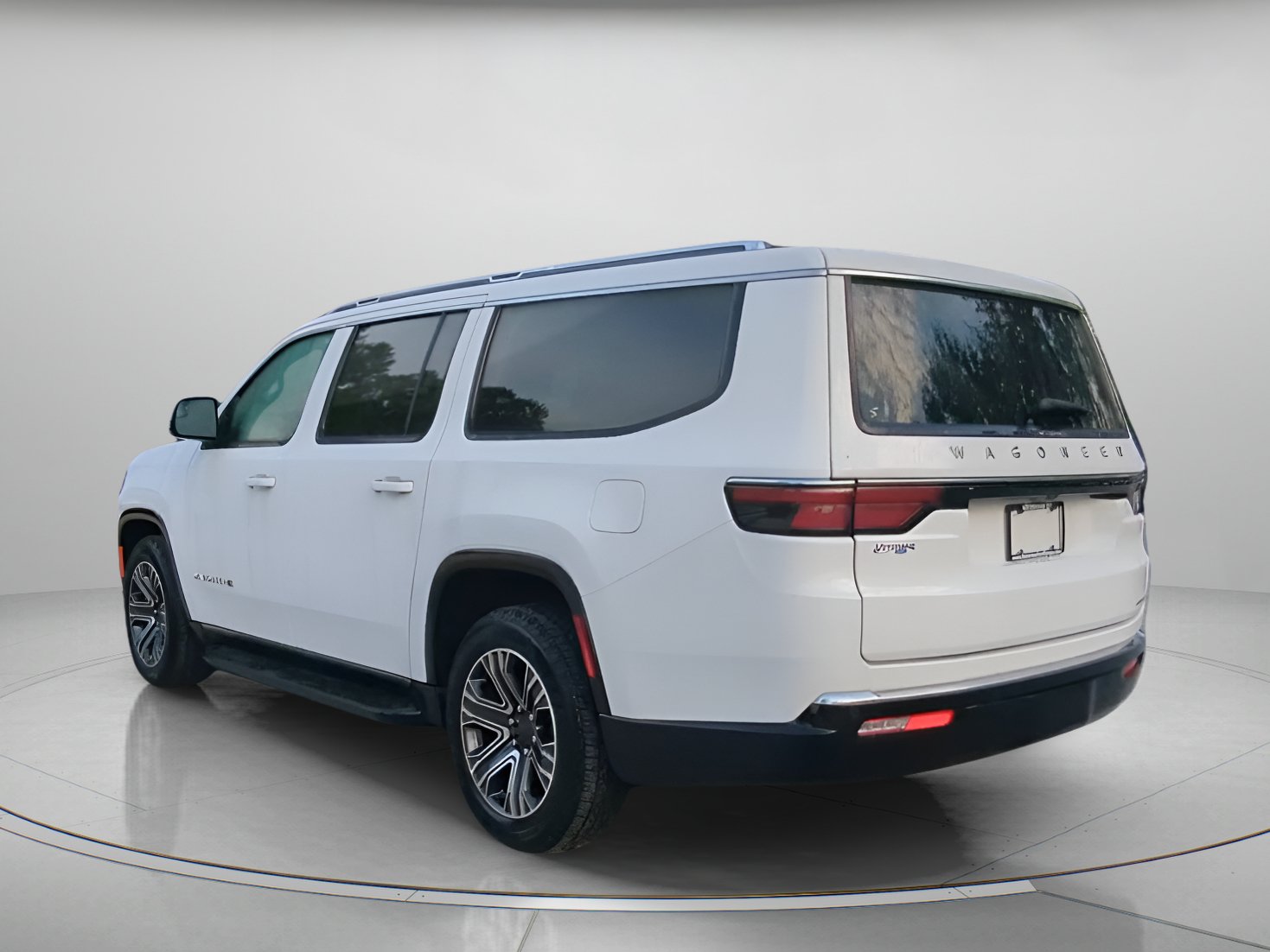 Used 2024 Jeep Wagoneer L Series II w/ Flexible Seating Group RWD image 22