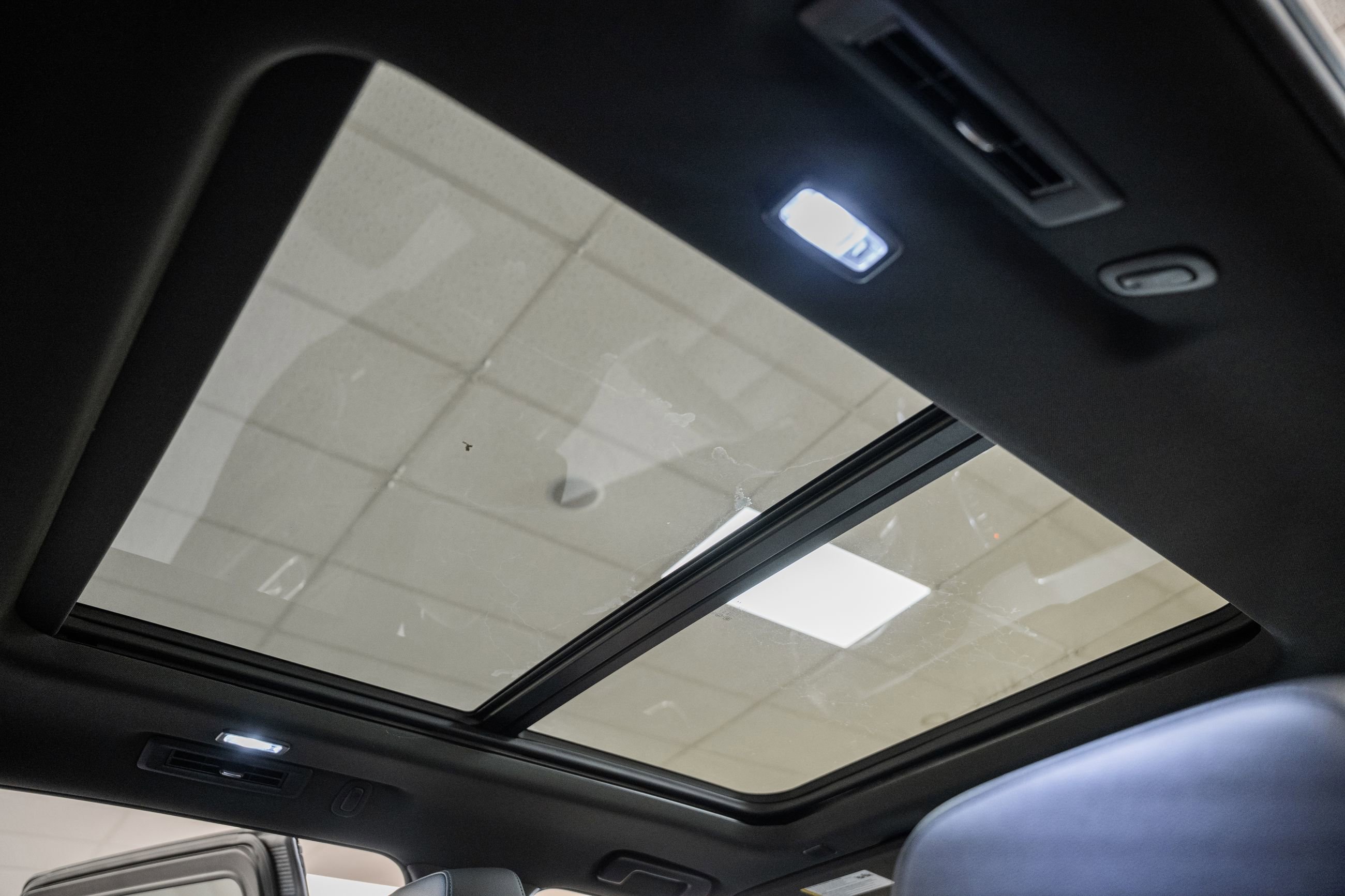 Used 2024 Chevrolet Tahoe Z71 image 40