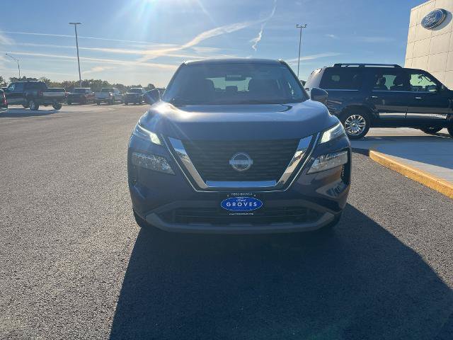Used 2023 Nissan Rogue SV FWD image 2