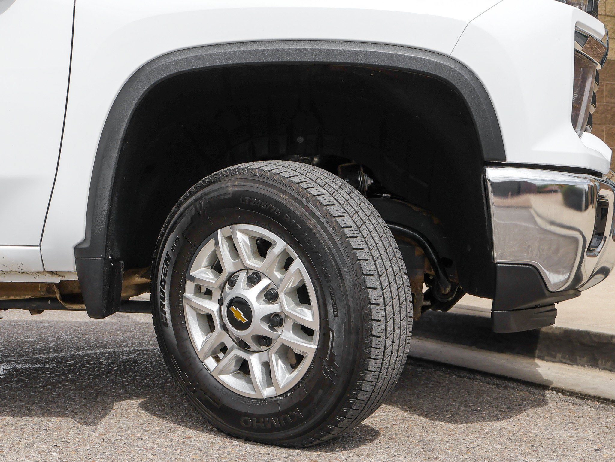 Used 2025 Chevrolet Silverado 2500 LT w/ Convenience Package AWD/4WD image 13