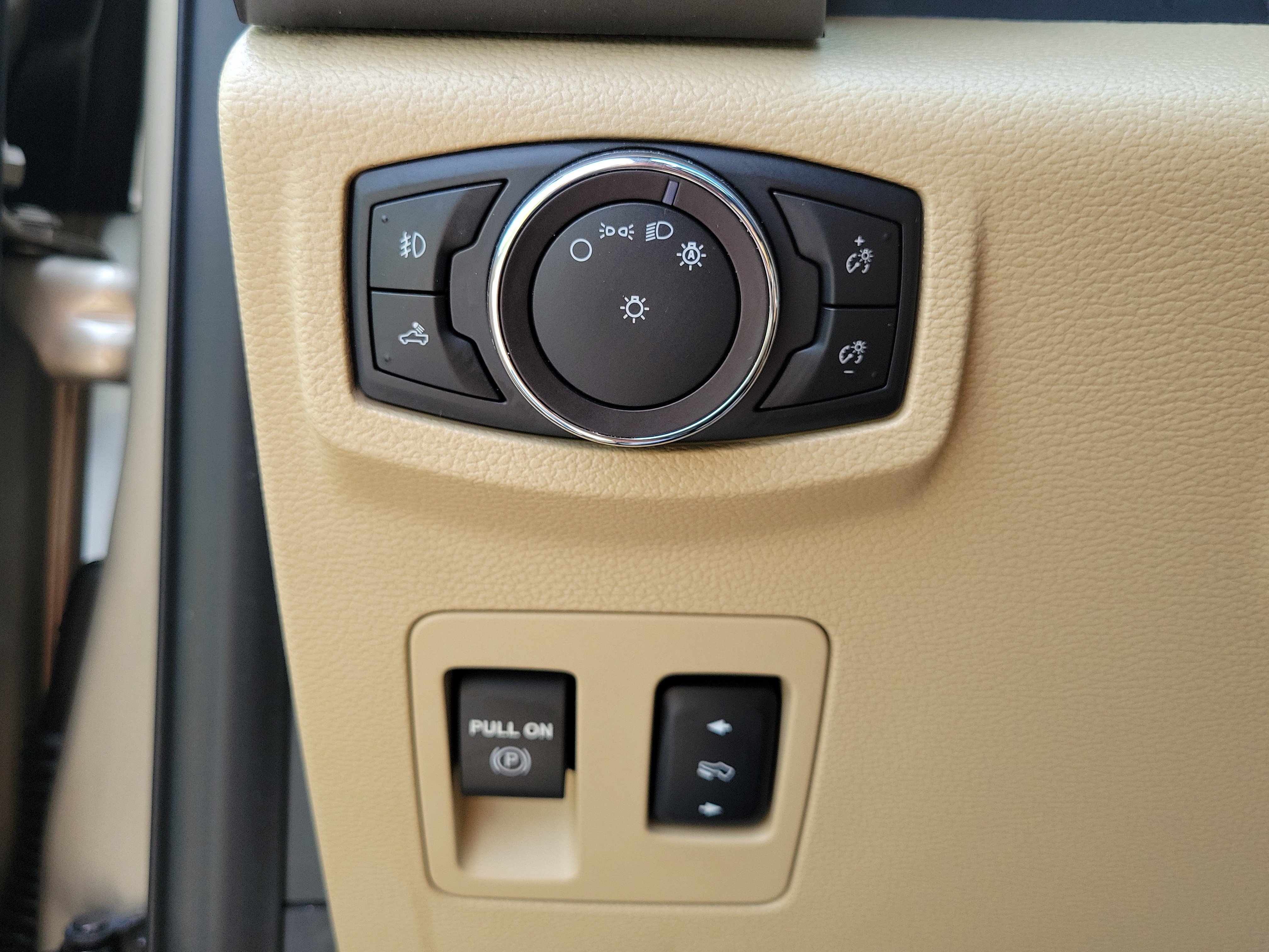 Certified 2018 Ford F150 XLT w/ Equipment Group 302A Luxury RWD image 28