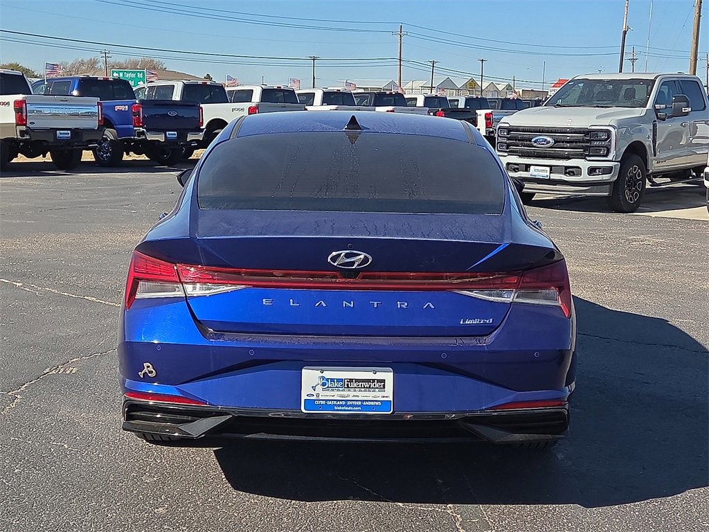 Used 2023 Hyundai Elantra Limited image 4