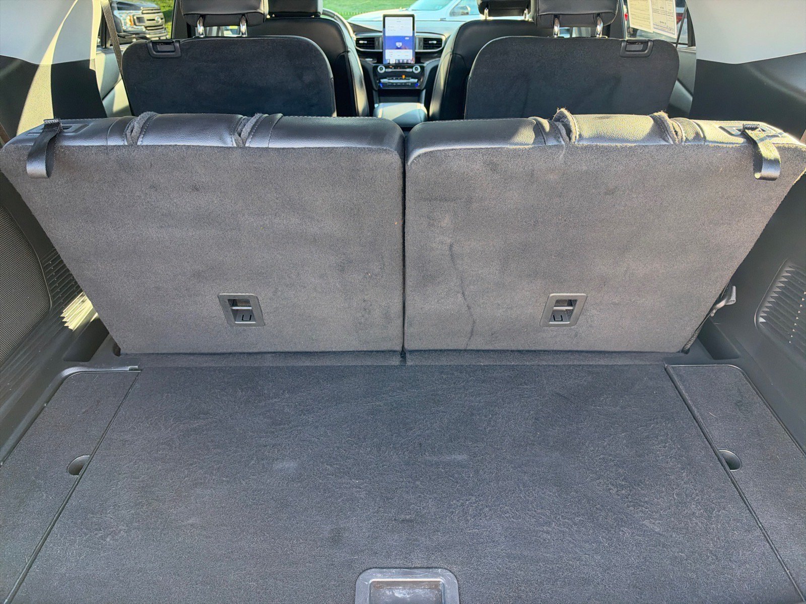 Certified 2023 Ford Explorer Limited w/ Limited Technology Package AWD/4WD image 16