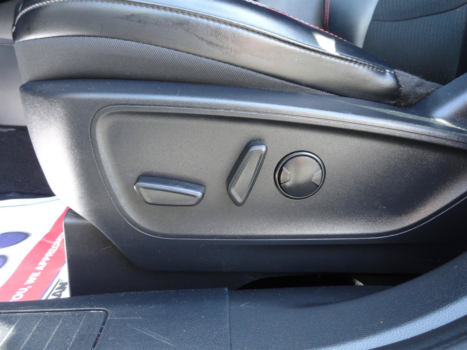 Certified 2025 Ford Escape ST-Line AWD/4WD image 12