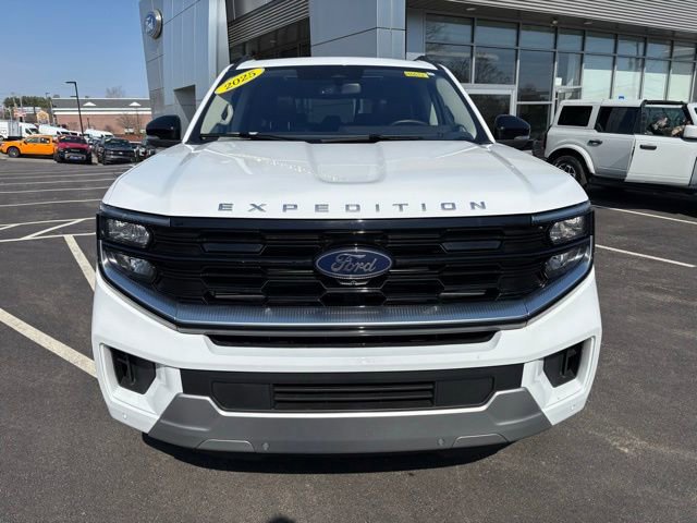 Certified 2025 Ford Expedition Max Platinum w/ Driver's Package AWD/4WD image 8