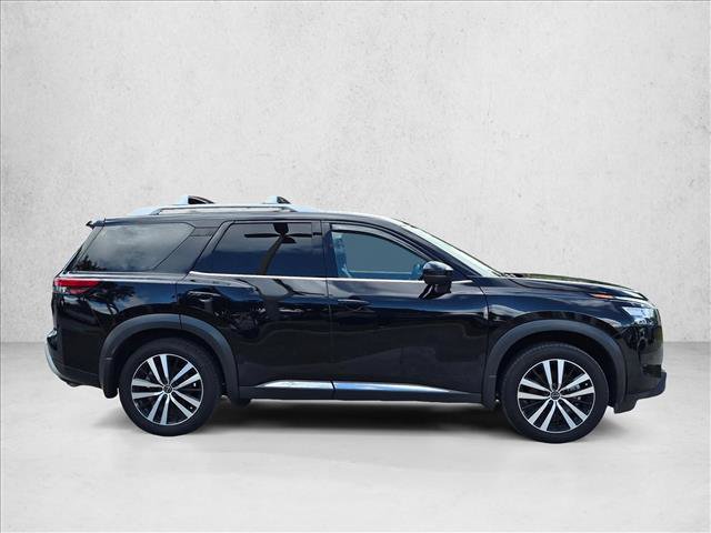 Used 2025 Nissan Pathfinder Platinum w/ Cargo Package FWD image 4