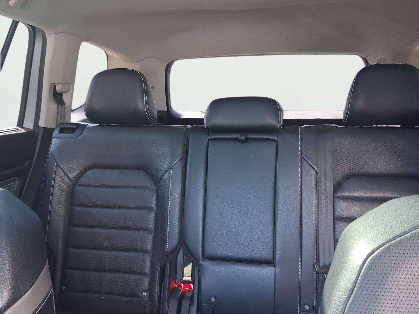 Used 2022 Volkswagen Atlas SEL Premium AWD/4WD image 11