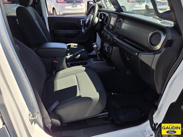 Used 2018 Jeep Wrangler Unlimited Sport S AWD/4WD image 16