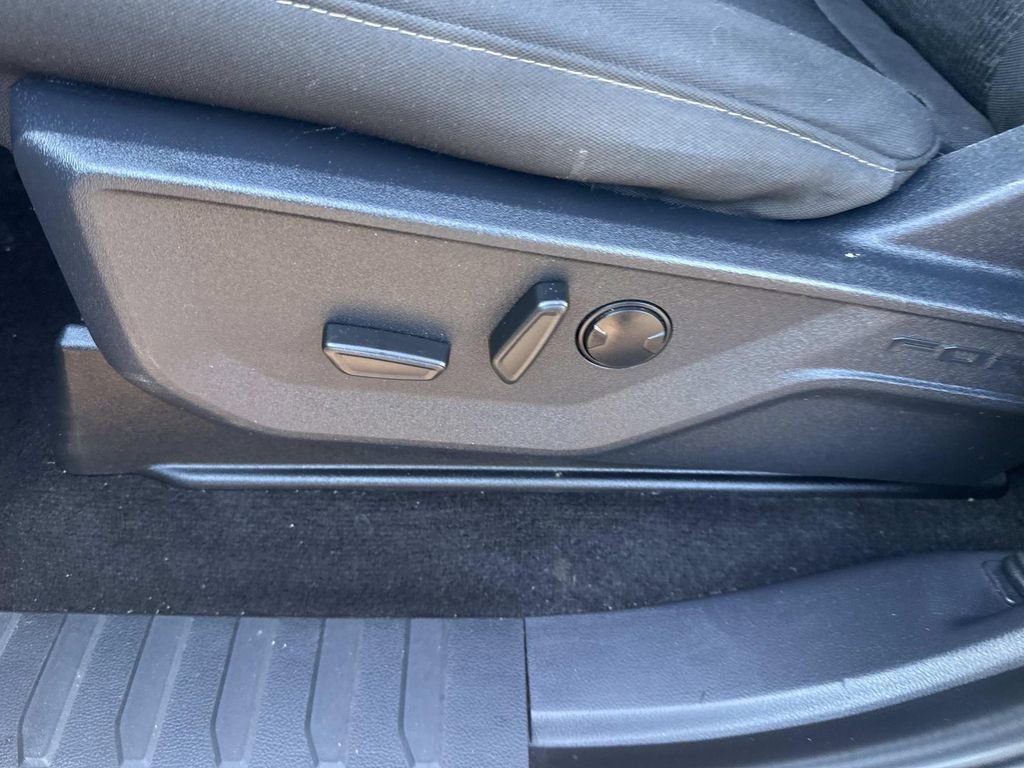 Certified 2022 Ford F150 XLT w/ Equipment Group 302A High image 19