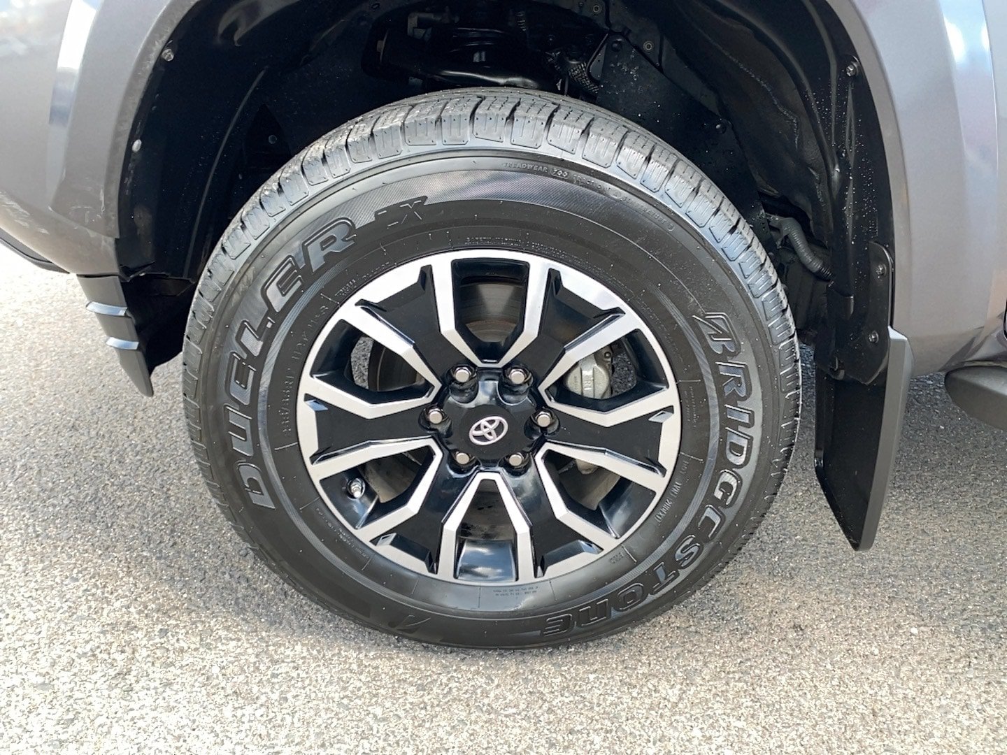 Used 2020 Toyota Tacoma TRD Sport w/ Technology Package AWD/4WD image 9