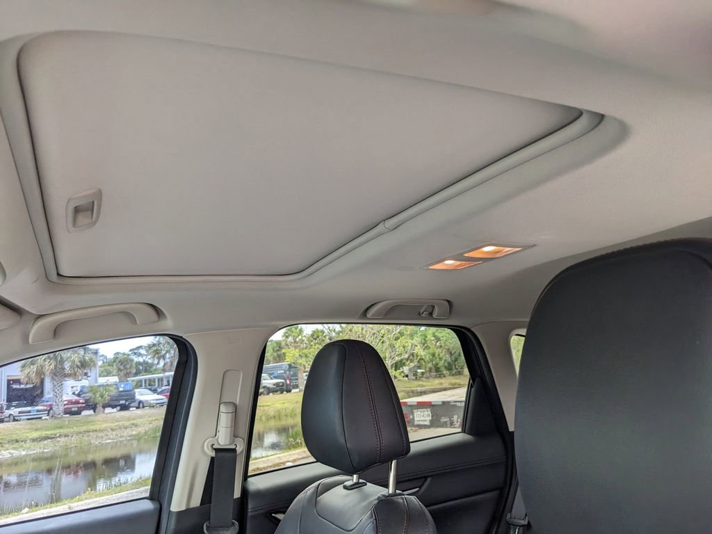 Used 2021 MAZDA CX-5 Carbon Edition image 18