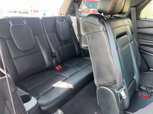 Certified 2024 Ford Explorer ST-Line w/ Class IV Trailer Tow Package AWD/4WD image 15