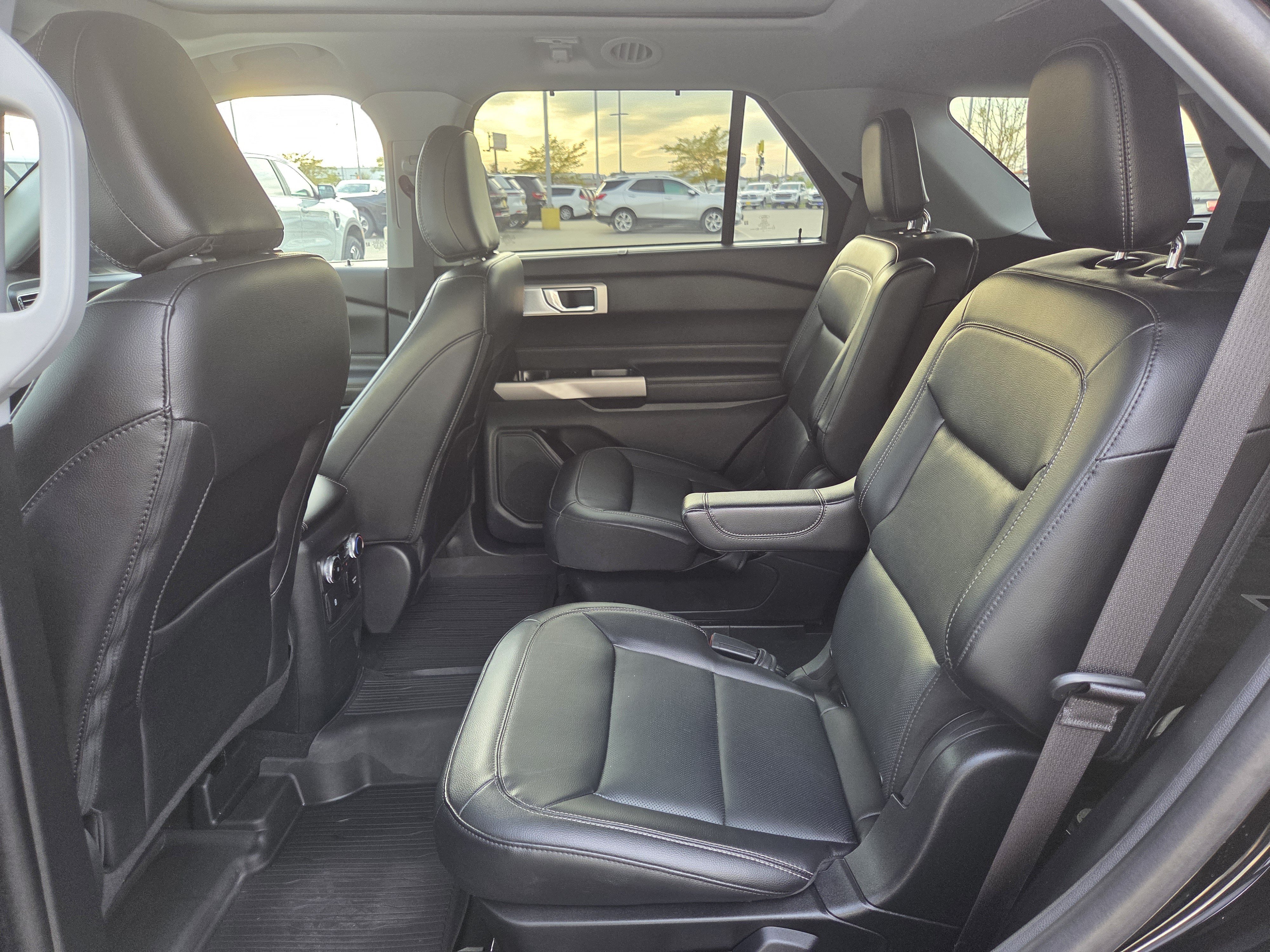 Certified 2024 Ford Explorer Limited w/ Limited Technology Package AWD/4WD image 22