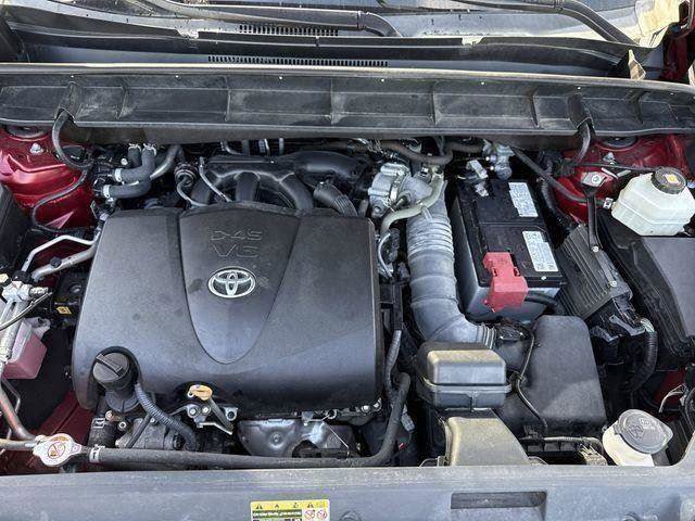 Used 2021 Toyota Highlander XLE image 30