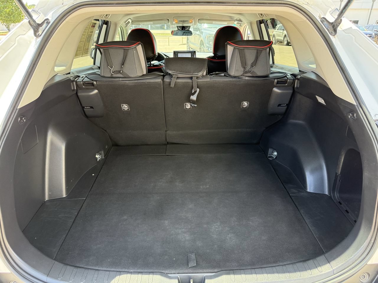 Used 2020 Toyota RAV4 LE FWD image 28