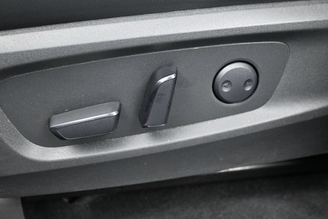 Used 2022 Nissan Pathfinder SL AWD/4WD image 12