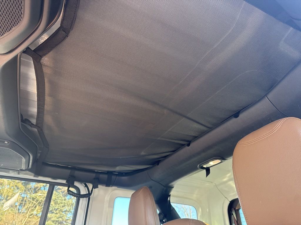 Used 2020 Jeep Wrangler Unlimited Sahara image 32