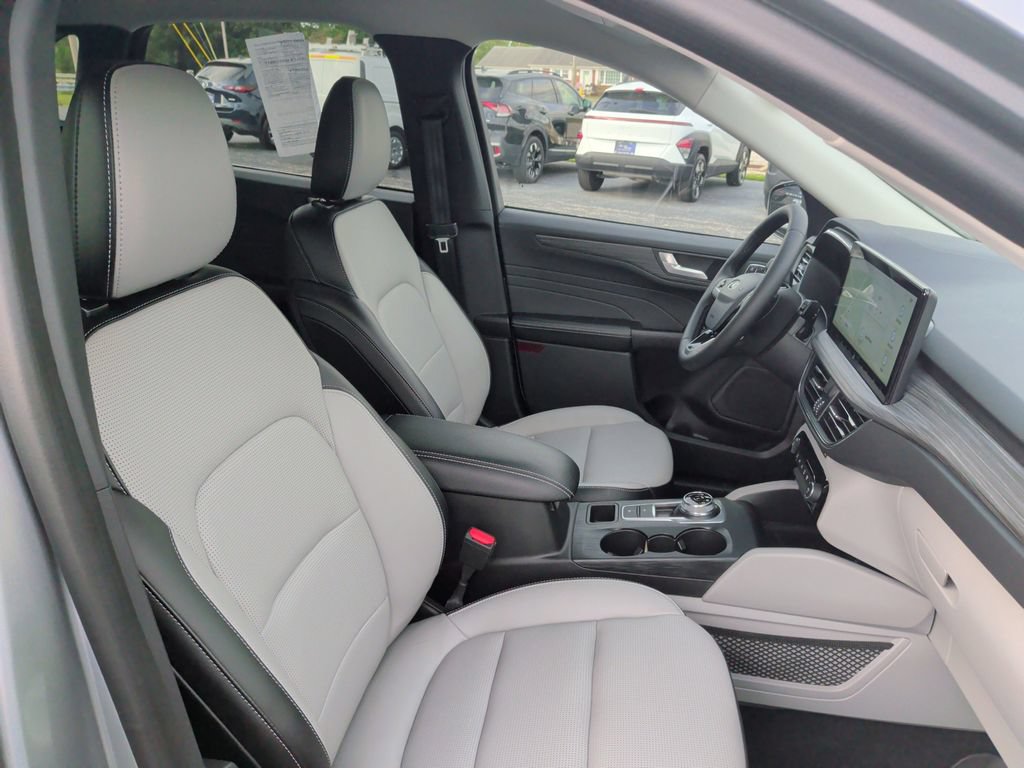 Certified 2023 Ford Escape Platinum AWD/4WD image 9