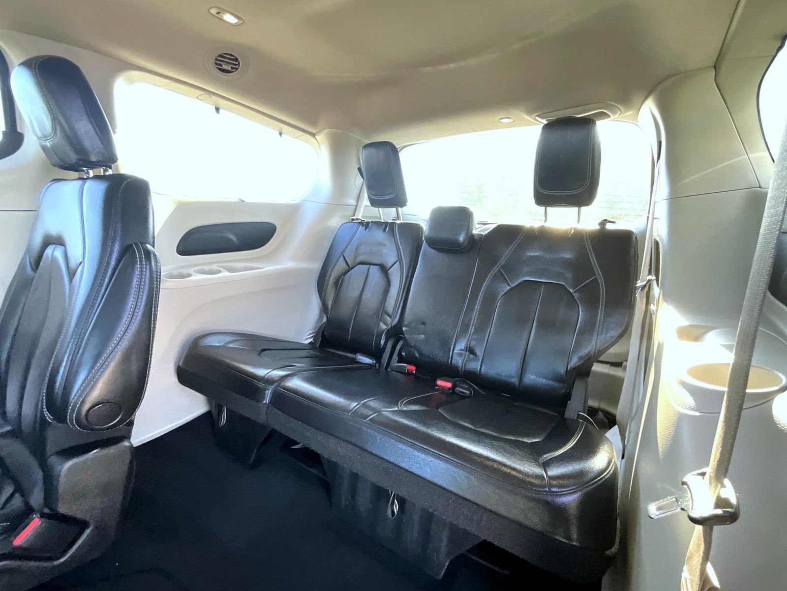 Used 2022 Chrysler Pacifica Touring-L FWD image 20
