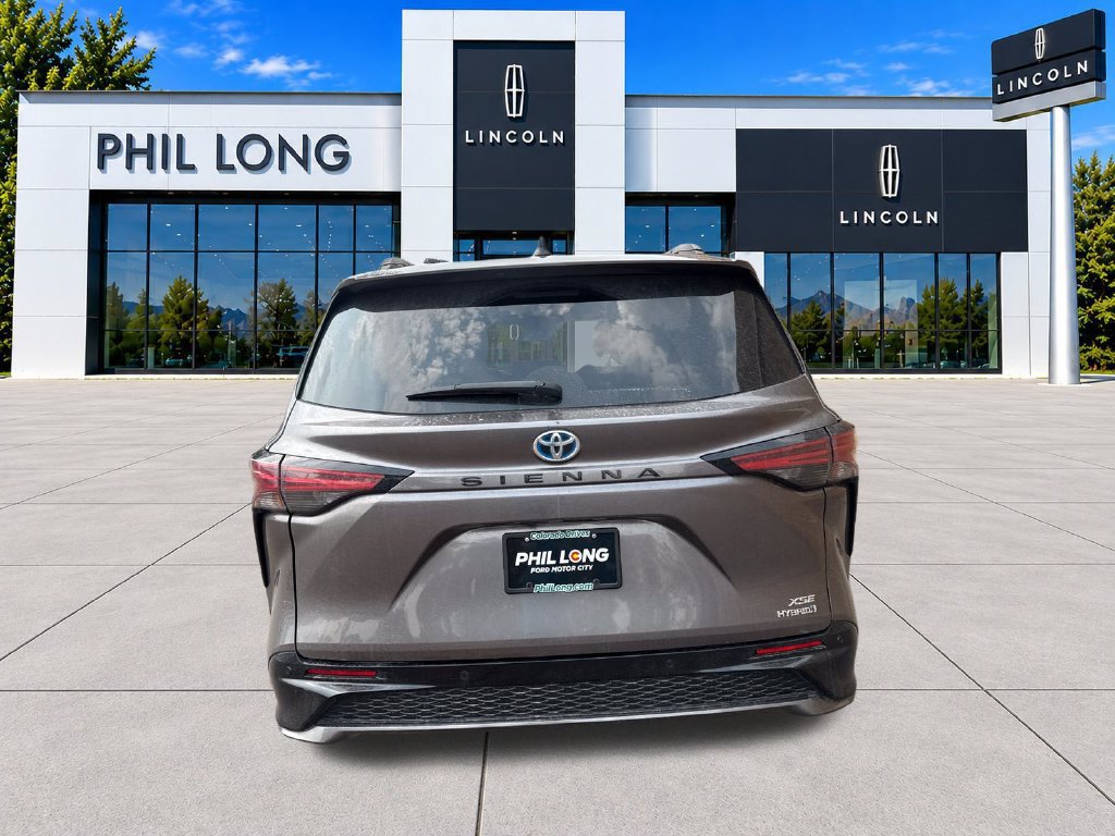 Used 2022 Toyota Sienna XSE w/ XSE Plus Package FWD image 7