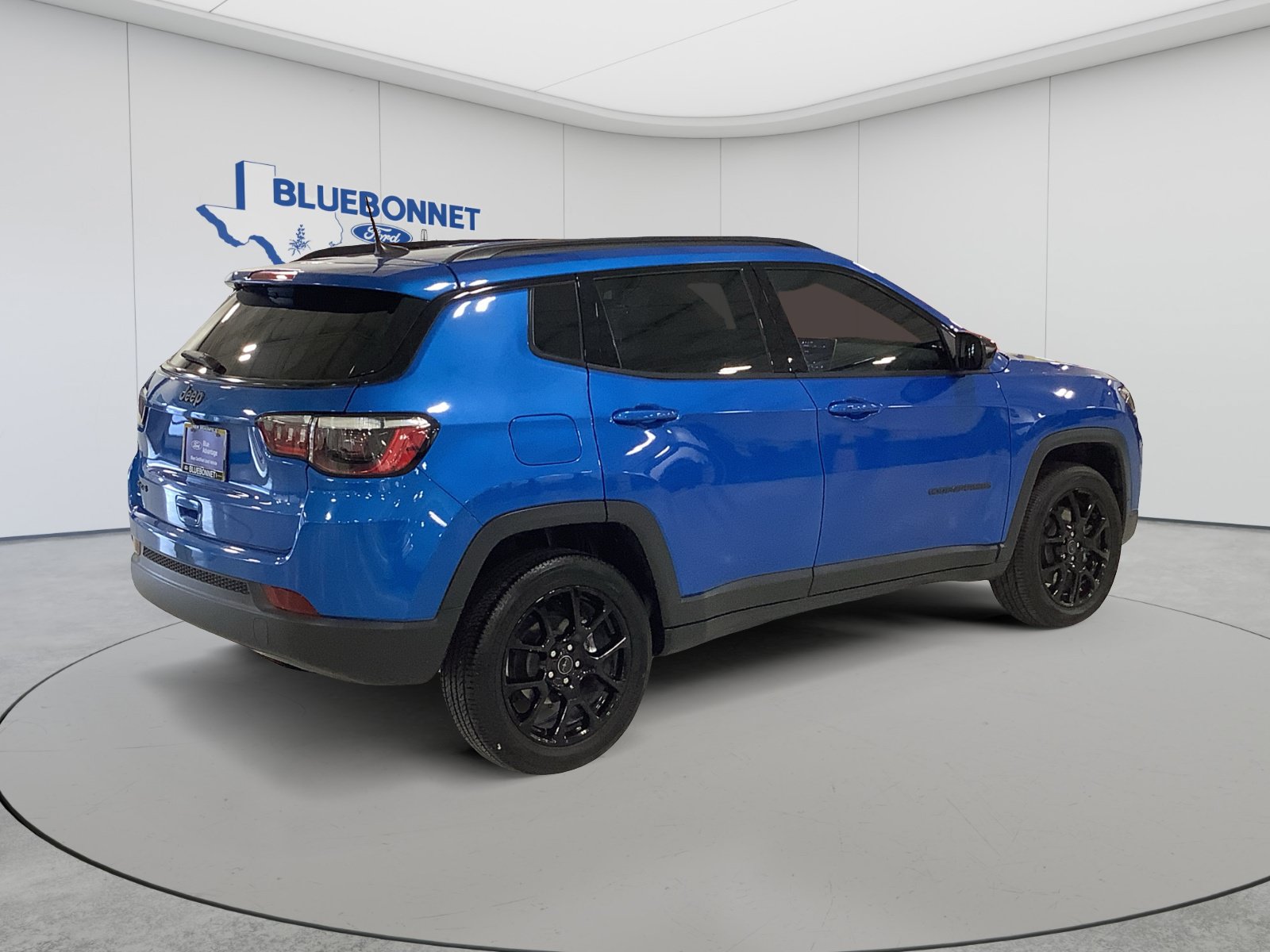 Used 2025 Jeep Compass Latitude w/ Altitude Special Edition AWD/4WD image 5