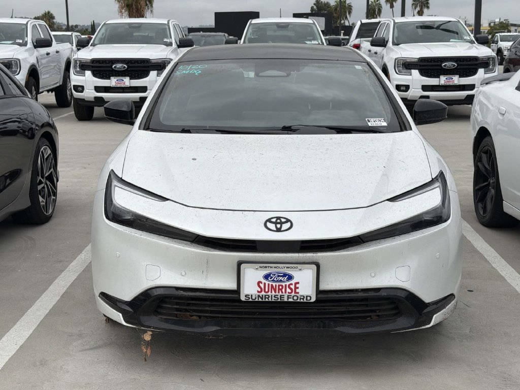 Used 2025 Toyota Prius FWD image 9