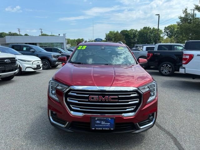 Used 2023 GMC Terrain SLT AWD/4WD image 2