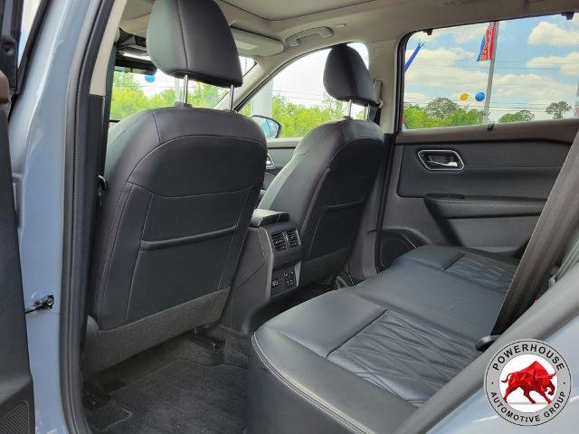 Used 2023 Nissan Rogue Platinum w/ Platinum Premium Package image 16