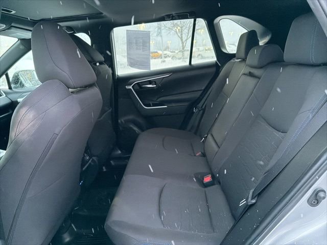 Used 2022 Toyota RAV4 SE image 14