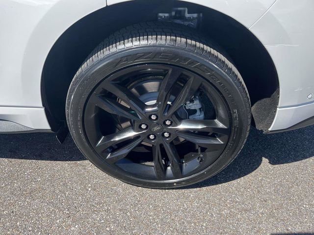 Certified 2022 Ford Edge ST w/ Equipment Group 401A image 6