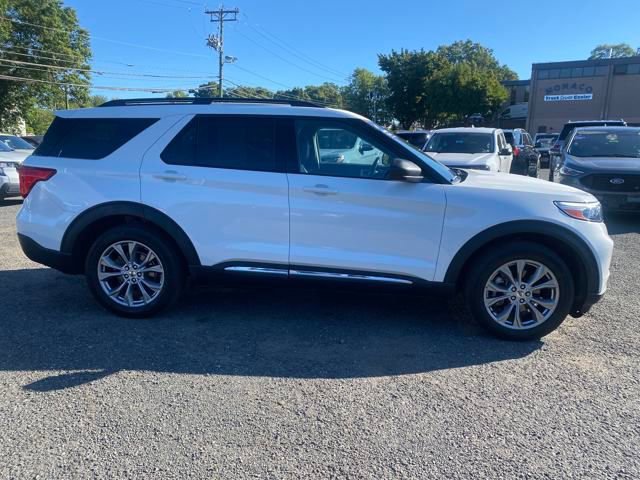 Certified 2022 Ford Explorer XLT w/ Equipment Group 202A image 8