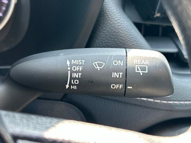 Used 2022 Toyota RAV4 LE FWD image 27